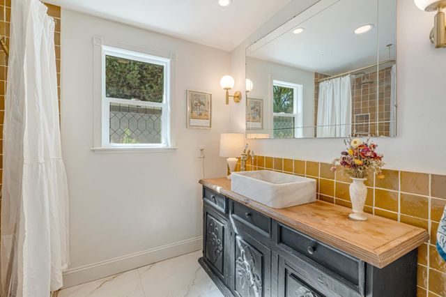 805 N Adoline Avenue, Fresno, CA 93728