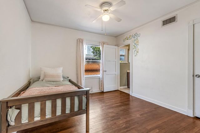 805 N Adoline Avenue, Fresno, CA 93728