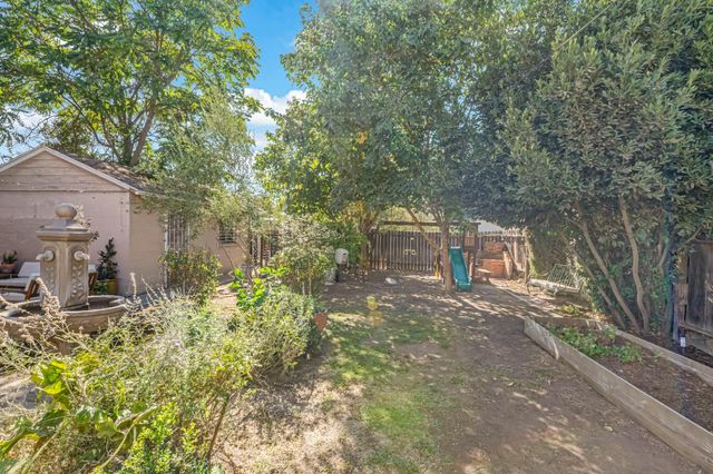 805 N Adoline Avenue, Fresno, CA 93728
