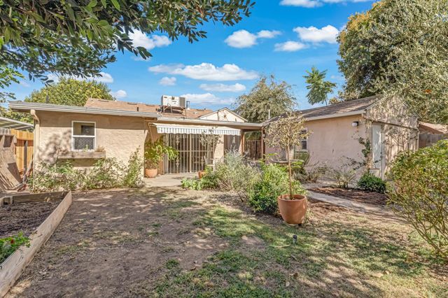 805 N Adoline Avenue, Fresno, CA 93728