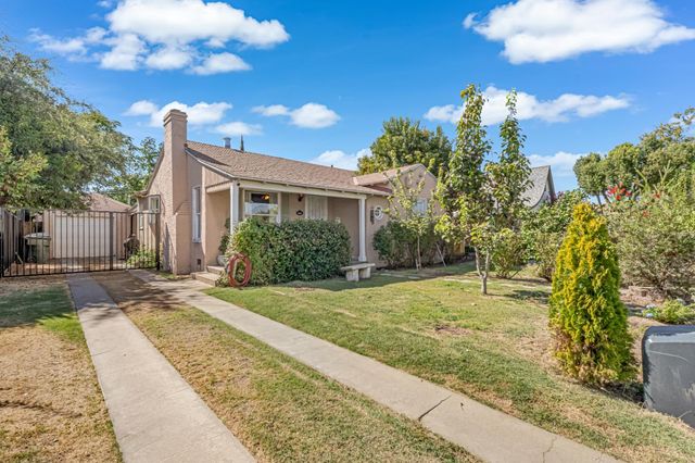 805 N Adoline Avenue, Fresno, CA 93728