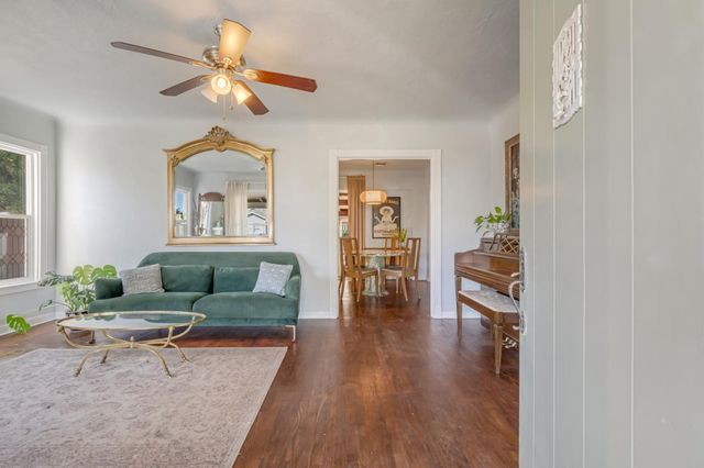 805 N Adoline Avenue, Fresno, CA 93728