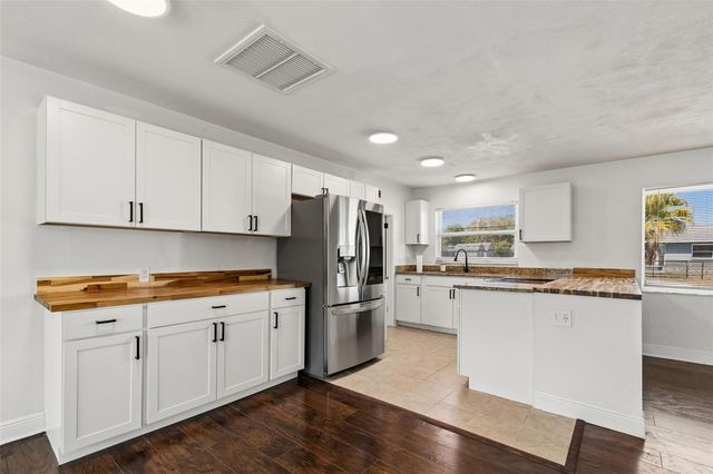 5755 43RD STREET N, St Petersburg, FL 33714