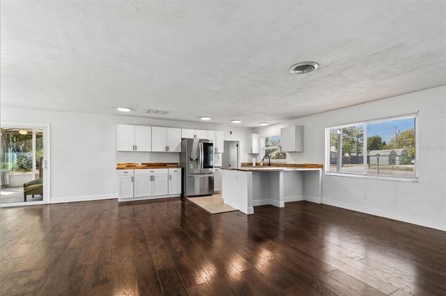 5755 43RD STREET N, St Petersburg, FL 33714