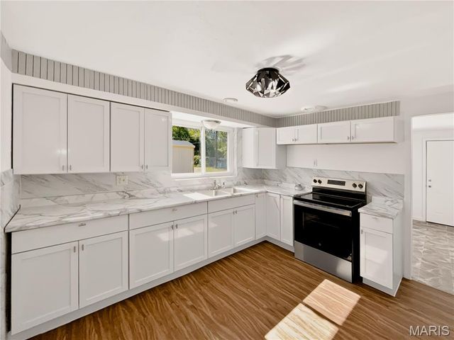 8124 Packard Avenue, St Louis, MO 63134