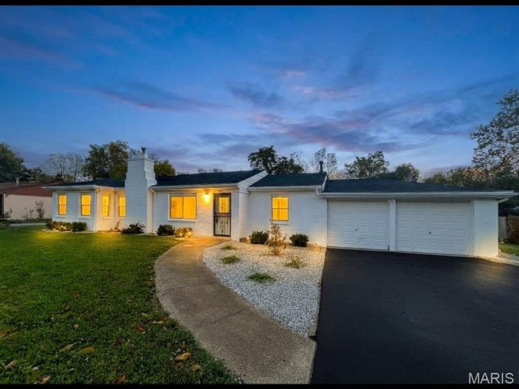 8124 Packard Avenue, St Louis, MO 63134