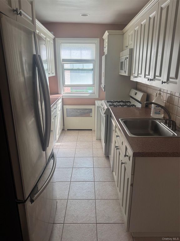 253-24 61st avenue 24, Little Neck, NY 11362 — photo 2