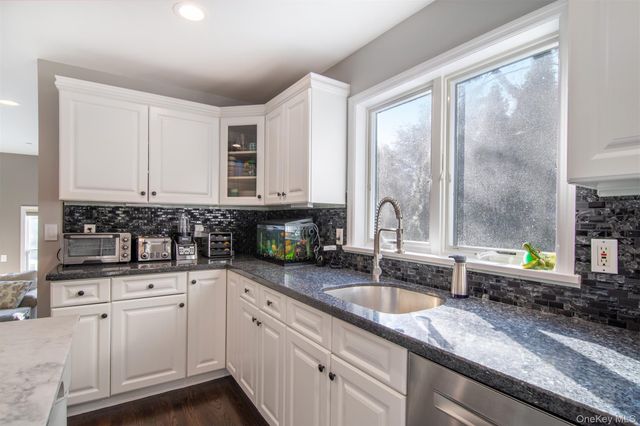 22 Lewis Avenue, Dobbs Ferry, NY 10522