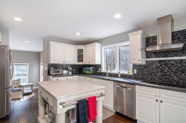 22 Lewis Avenue, Dobbs Ferry, NY 10522