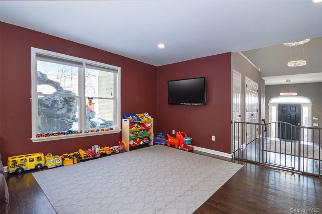 22 Lewis Avenue, Dobbs Ferry, NY 10522