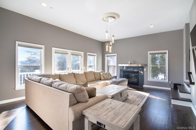 22 Lewis Avenue, Dobbs Ferry, NY 10522