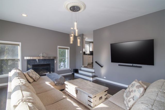 22 Lewis Avenue, Dobbs Ferry, NY 10522