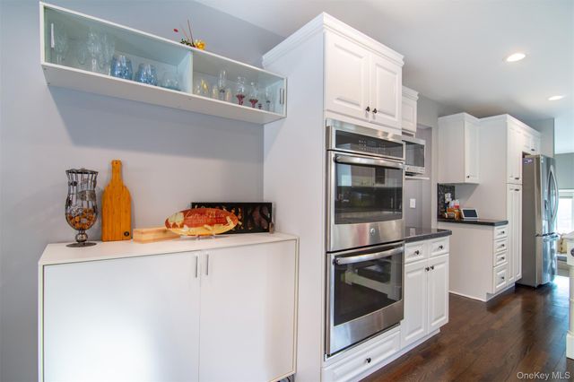 22 Lewis Avenue, Dobbs Ferry, NY 10522