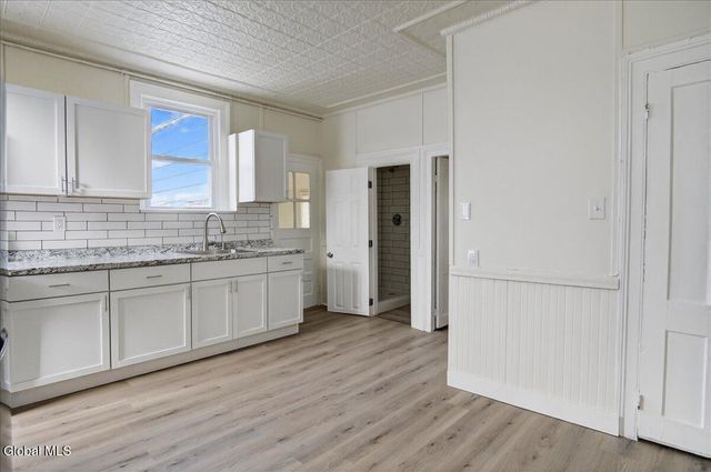 769 4th Avenue, Troy, NY 12182