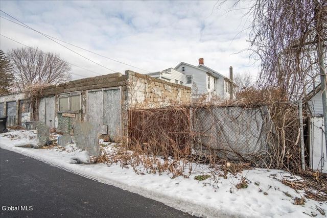 769 4th Avenue, Troy, NY 12182