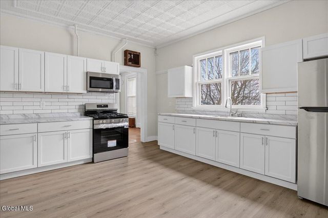 769 4th Avenue, Troy, NY 12182