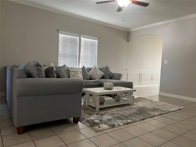 10902 Seneca Street, Houston, TX 77016