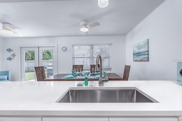2572 JEFFERSON CIRCLE, Sarasota, FL 34239