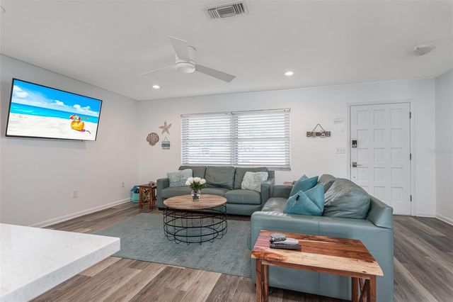 2572 JEFFERSON CIRCLE, Sarasota, FL 34239
