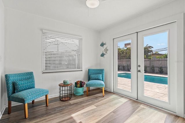 2572 JEFFERSON CIRCLE, Sarasota, FL 34239