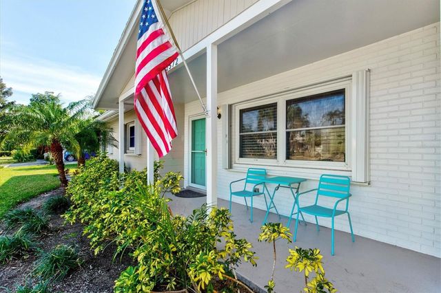 2572 JEFFERSON CIRCLE, Sarasota, FL 34239