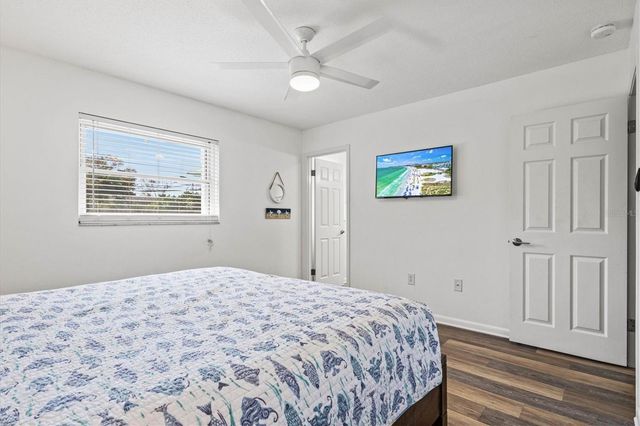 2572 JEFFERSON CIRCLE, Sarasota, FL 34239