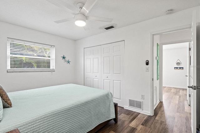 2572 JEFFERSON CIRCLE, Sarasota, FL 34239