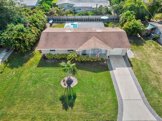 2572 JEFFERSON CIRCLE, Sarasota, FL 34239