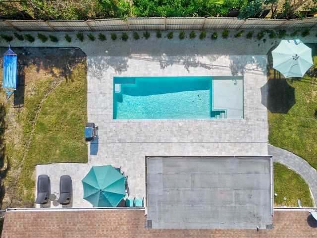 2572 JEFFERSON CIRCLE, Sarasota, FL 34239
