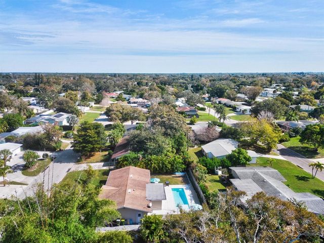 2572 JEFFERSON CIRCLE, Sarasota, FL 34239