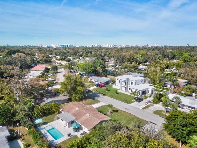 2572 JEFFERSON CIRCLE, Sarasota, FL 34239