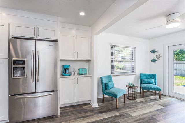 2572 JEFFERSON CIRCLE, Sarasota, FL 34239