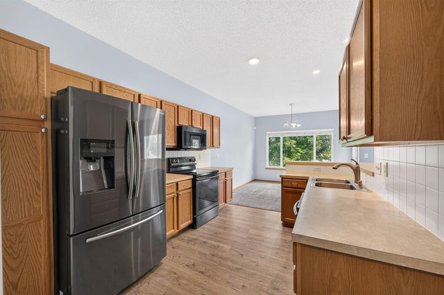 620 S Stoneridge, Valley Center, KS 67147