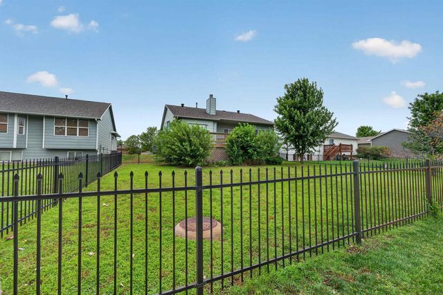 620 S Stoneridge, Valley Center, KS 67147