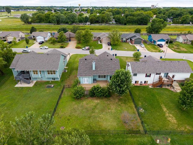 620 S Stoneridge, Valley Center, KS 67147