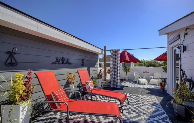 1903 S 7th Street, Omaha, NE 68108