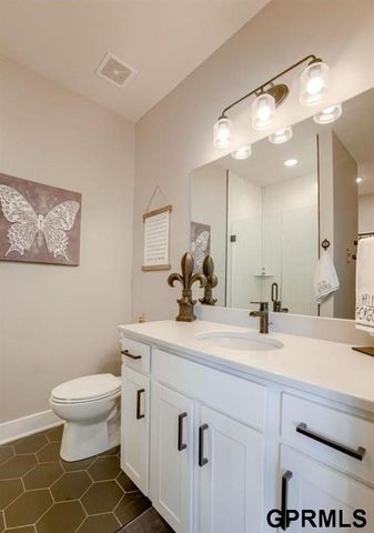 1903 S 7th Street, Omaha, NE 68108