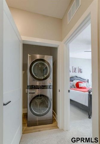 1903 S 7th Street, Omaha, NE 68108