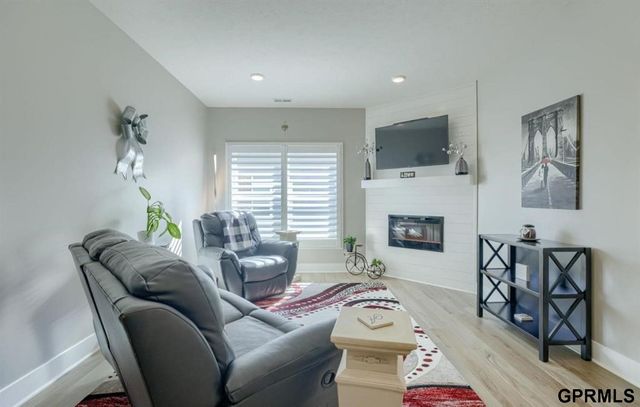 1903 S 7th Street, Omaha, NE 68108