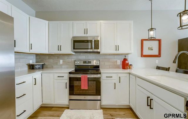 1903 S 7th Street, Omaha, NE 68108