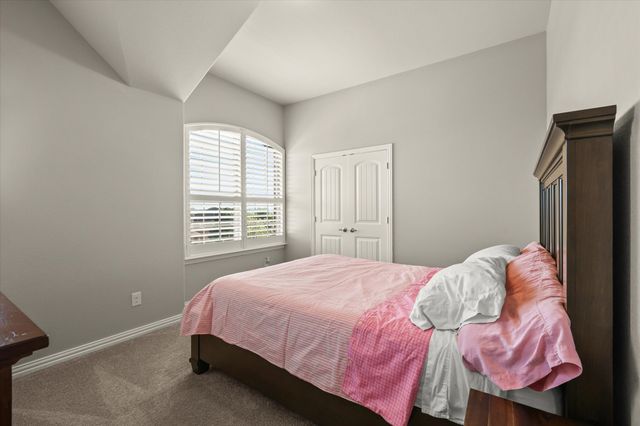 1104 Bentley Drive, Roanoke, TX 76262