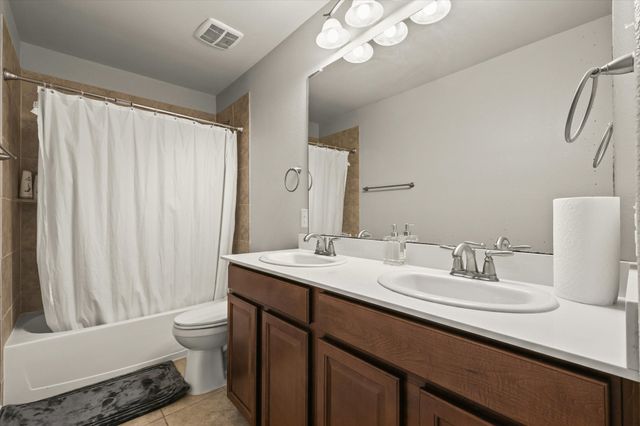 1104 Bentley Drive, Roanoke, TX 76262