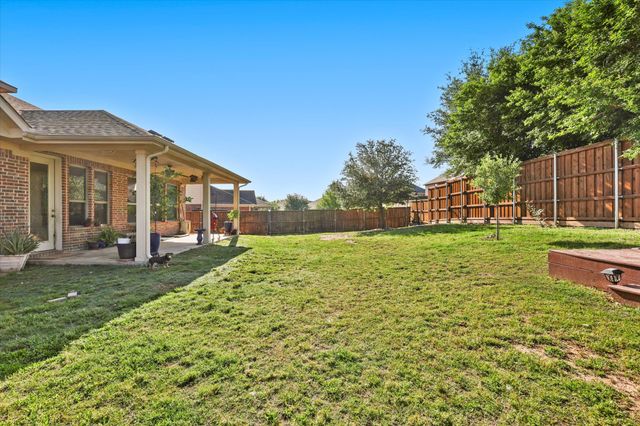 1104 Bentley Drive, Roanoke, TX 76262