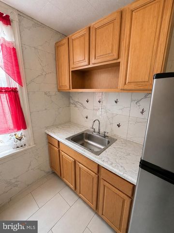 3910 N MARSHALL ST, Philadelphia, PA 19140