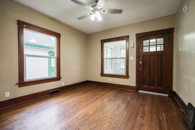 1553 N BROADWAY, Council Bluffs, IA 51503