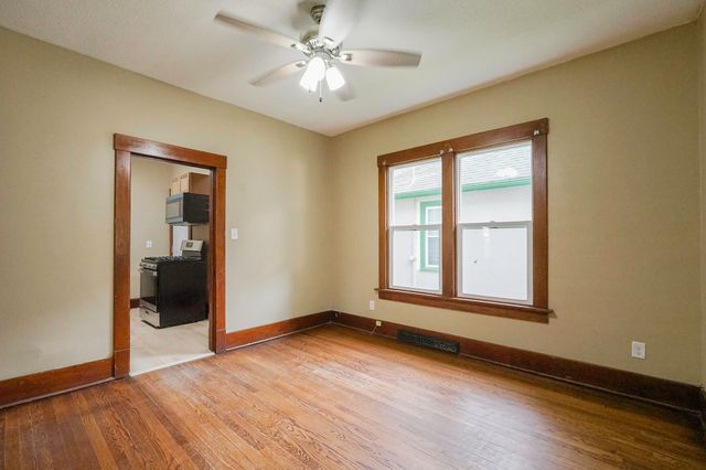 1553 N BROADWAY, Council Bluffs, IA 51503