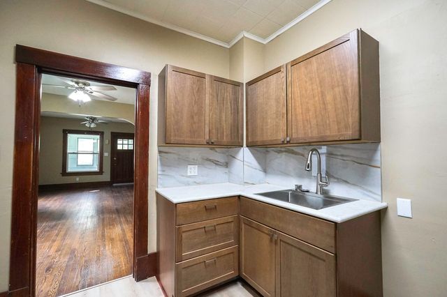 1553 N BROADWAY, Council Bluffs, IA 51503