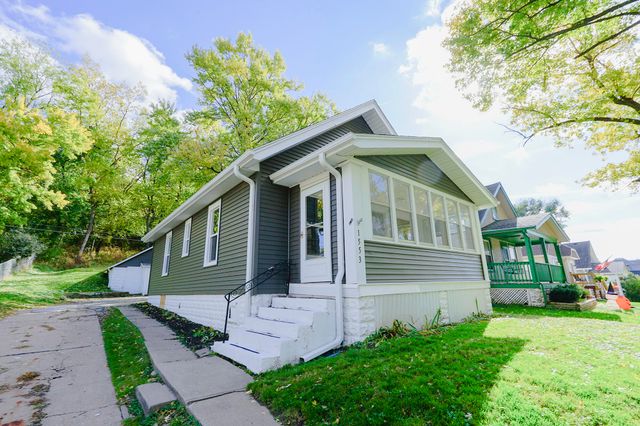 1553 N BROADWAY, Council Bluffs, IA 51503