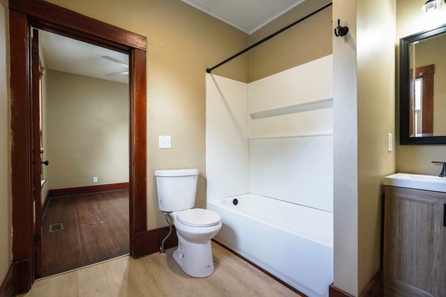 1553 N BROADWAY, Council Bluffs, IA 51503