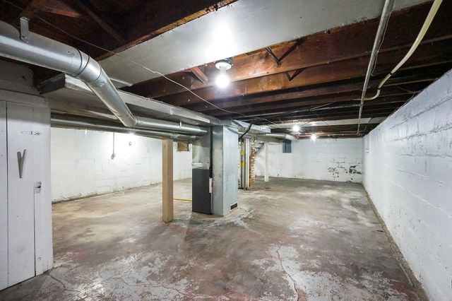 1553 N BROADWAY, Council Bluffs, IA 51503